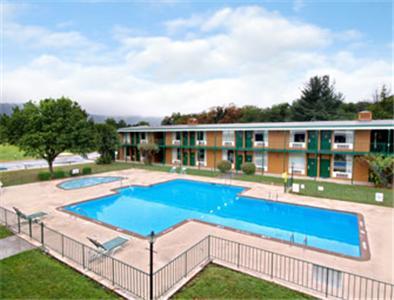 Howard Johnson By Wyndham Daleville/roanoke North